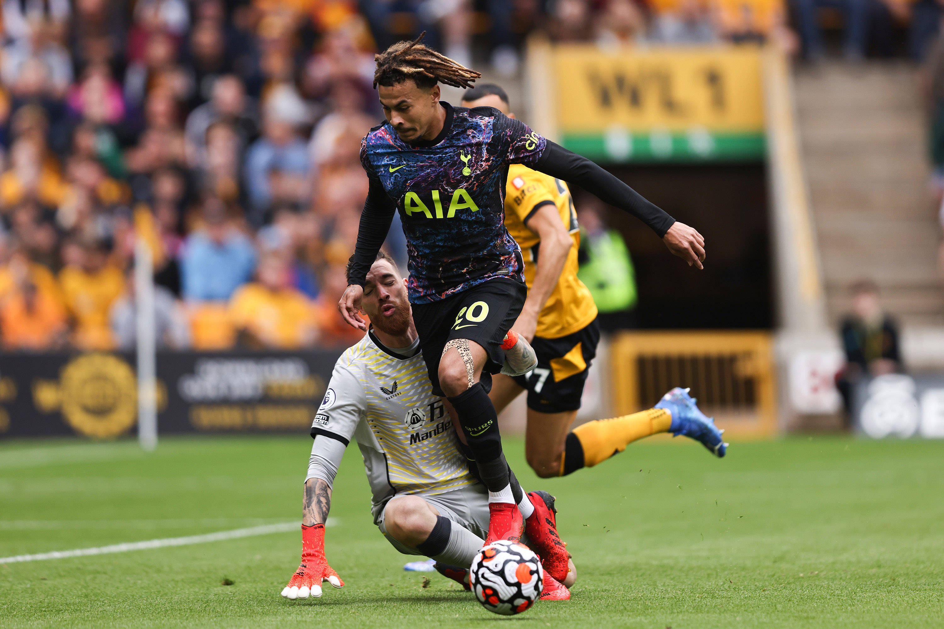 孔帕尼：球队下半场表现的更好，凯恩替补是为应对密集赛程